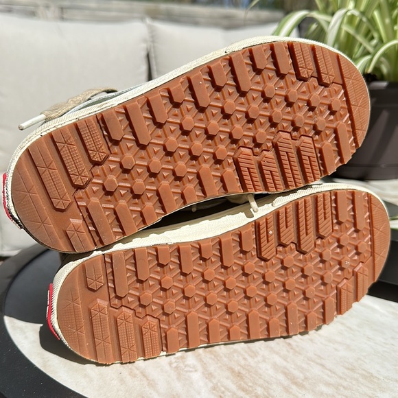 Worn once don’t fit! VANS boys 1. please see pics UNTREATED dirt stains on lace - Picture 5 of 5